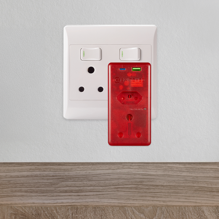 Switched High Surge Multi Adaptor with USB + Type-C PD20W - Image 5